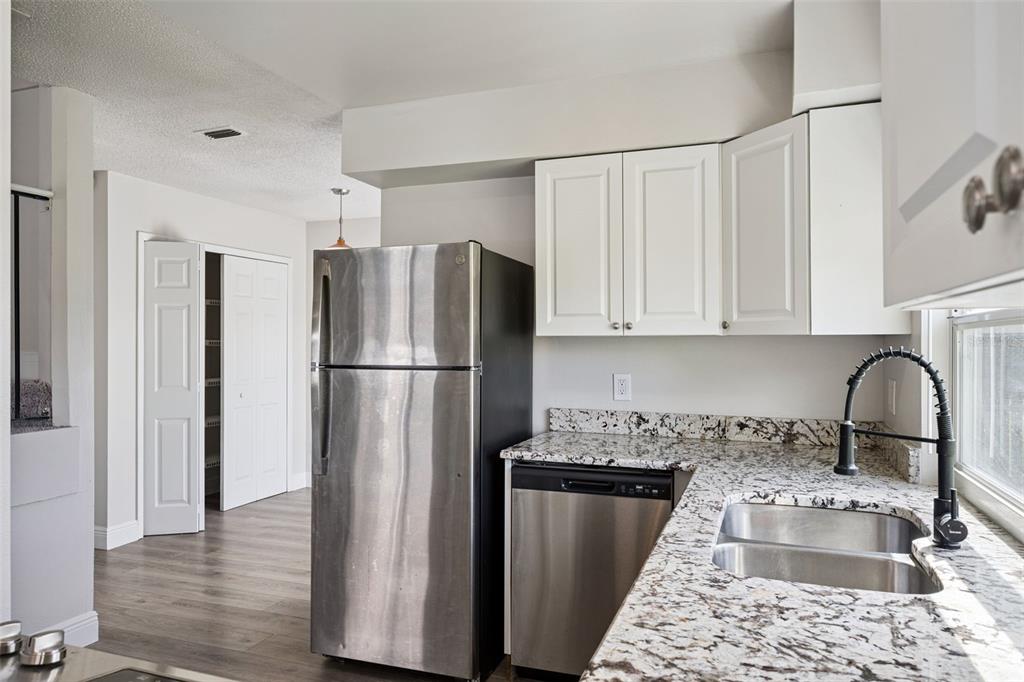 9816 Surrey Ridge Road Orlando, FL 32825 - Photo 7 of 28 Gallery Image 7