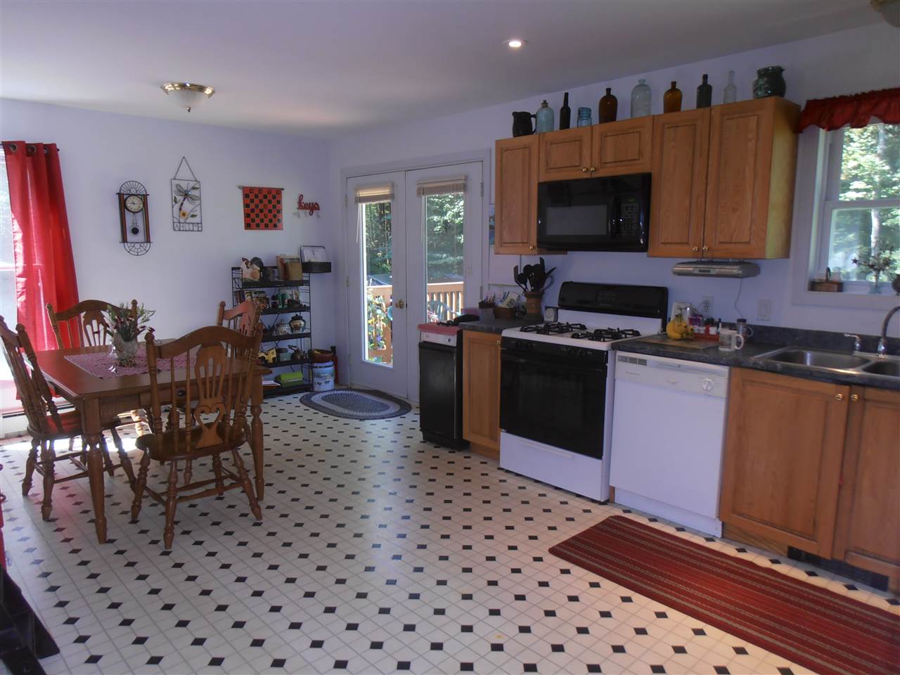 28 Hayes Road Washington, NH 03280 - Photo 2 of 5