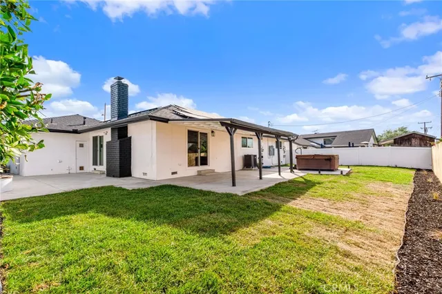 a front view of house with yard