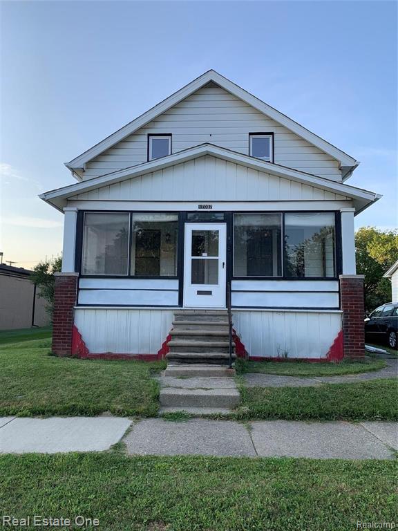 17037 Stephens Eastpointe, MI 48021 - Photo 2 of 10 Gallery Image 2