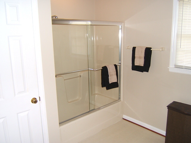 274 Winesap Road Roanoke, VA 24019 - Photo 33 of 40 Hall Bath