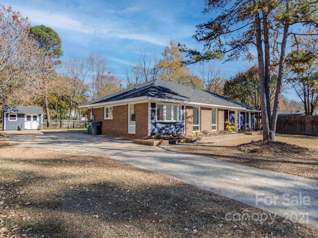 5945 Bluebonnet Road Charlotte, NC 28212 - Photo 1 of 29 Gallery Image 1