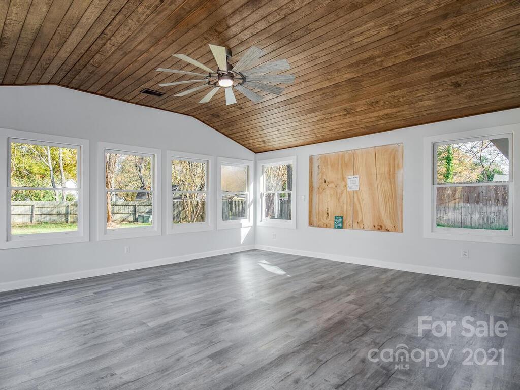 5945 Bluebonnet Road Charlotte, NC 28212 - Photo 12 of 29 Gallery Image 12
