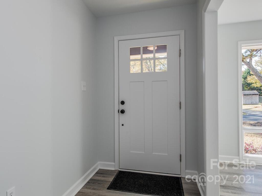 5945 Bluebonnet Road Charlotte, NC 28212 - Photo 4 of 29 Gallery Image 4