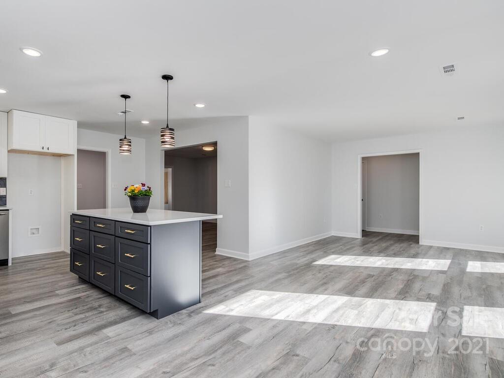 5945 Bluebonnet Road Charlotte, NC 28212 - Photo 8 of 29 Gallery Image 8
