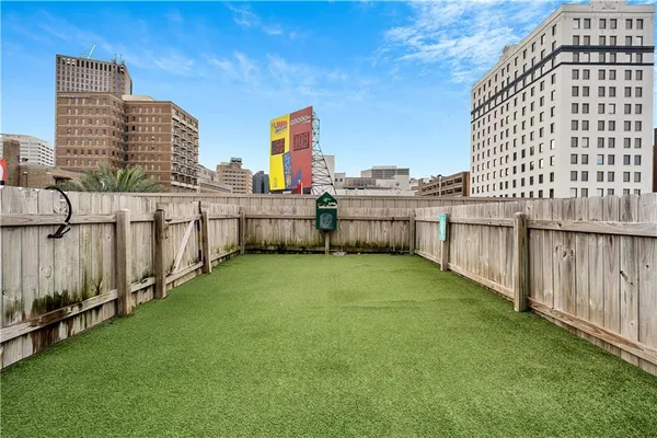 $2,000 | 1201 Canal Street, Unit 361, New Orleans, LA 70112