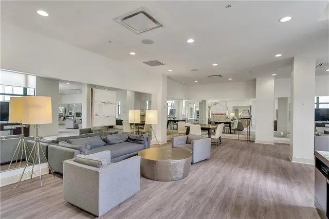 $2,000 | 1201 Canal Street, Unit 361, New Orleans, LA 70112