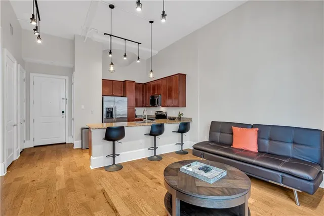 $2,000 | 1201 Canal Street, Unit 361, New Orleans, LA 70112