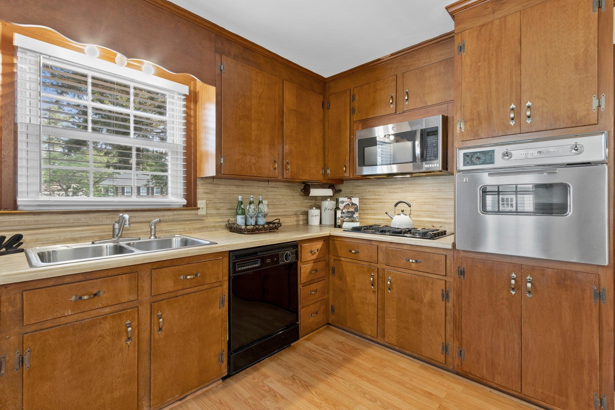 1208 Country Ridge Drive Raleigh, NC 27609 - Photo 13 of 32 Kitchen