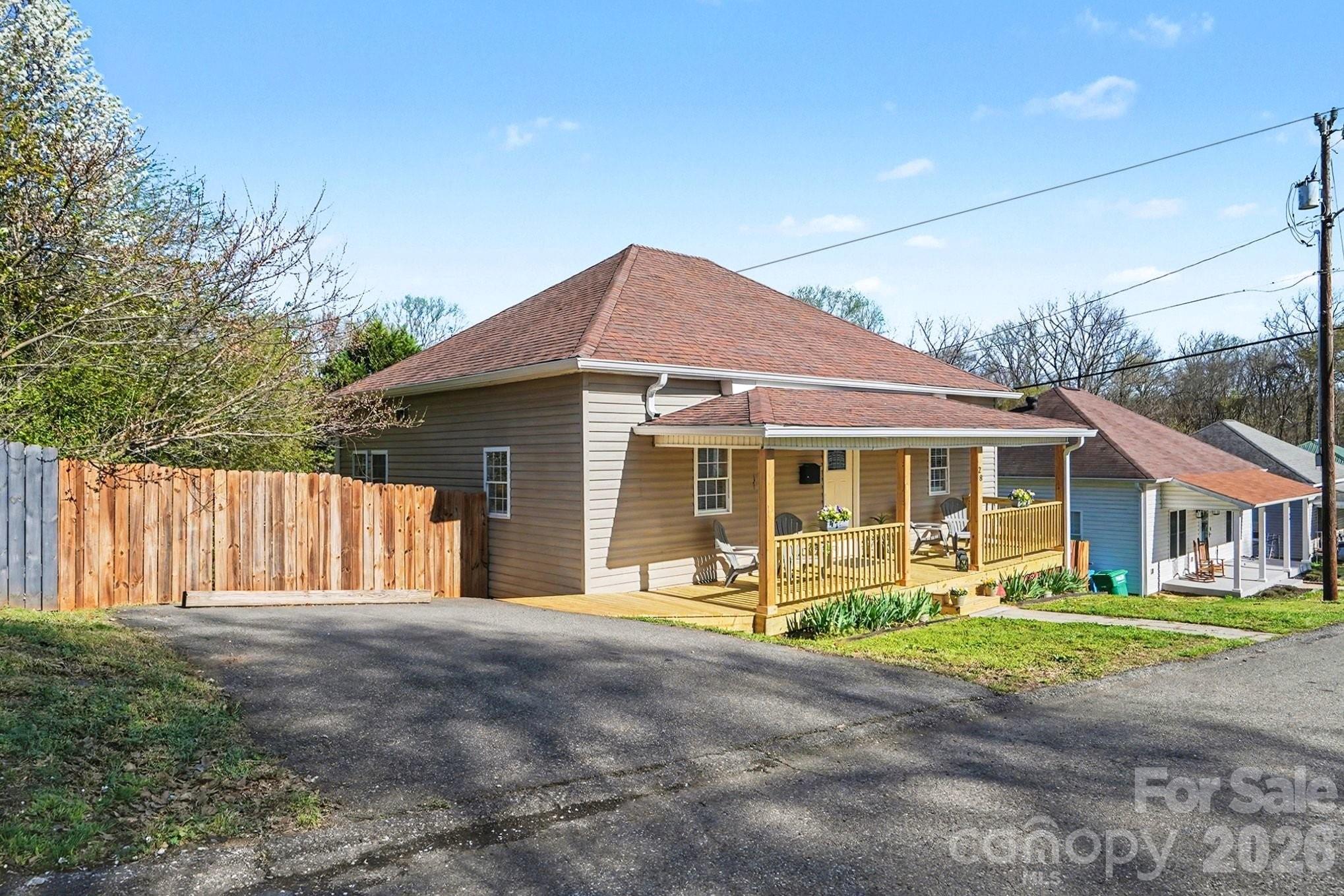 28 2nd Street Cramerton, NC 28032 - Photo 4 of 34