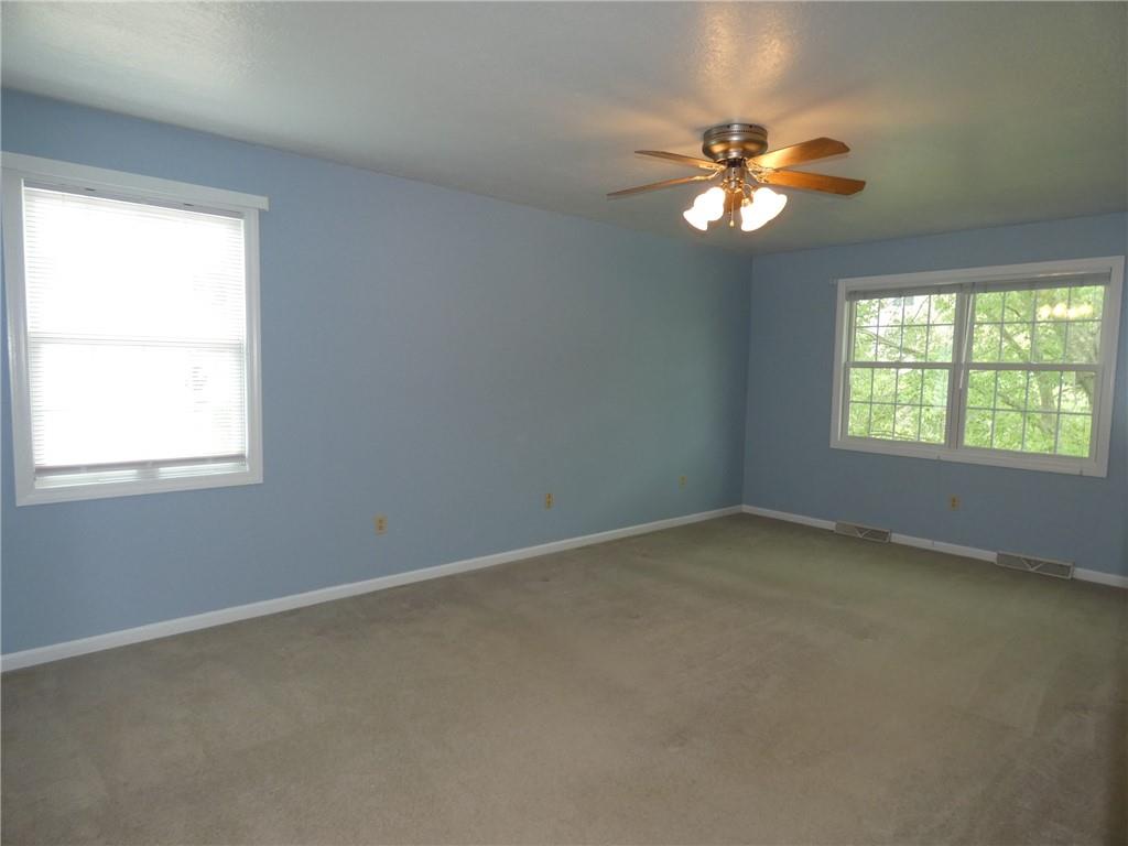 606 Victory Road Pittsburgh, PA 15237 - Photo 12 of 27 Gallery Image 12