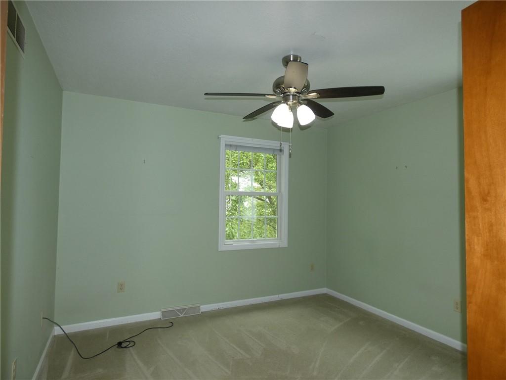 606 Victory Road Pittsburgh, PA 15237 - Photo 21 of 27 Gallery Image 21