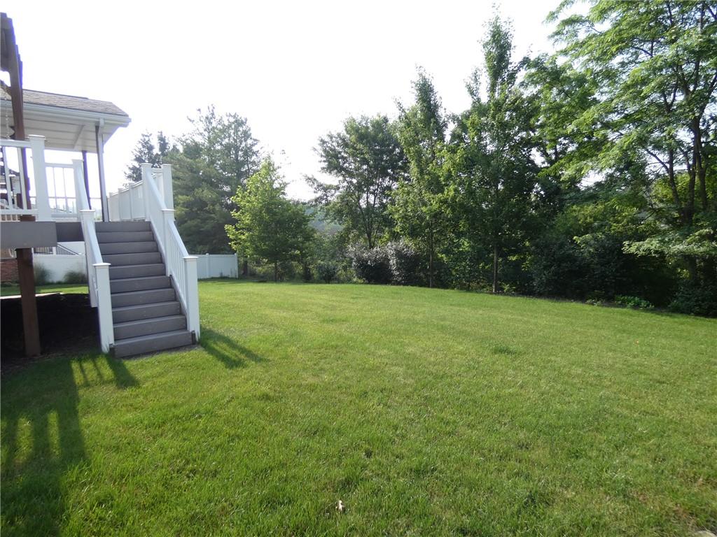 606 Victory Road Pittsburgh, PA 15237 - Photo 3 of 27 Gallery Image 3