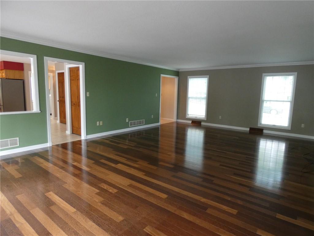606 Victory Road Pittsburgh, PA 15237 - Photo 9 of 27 Gallery Image 9