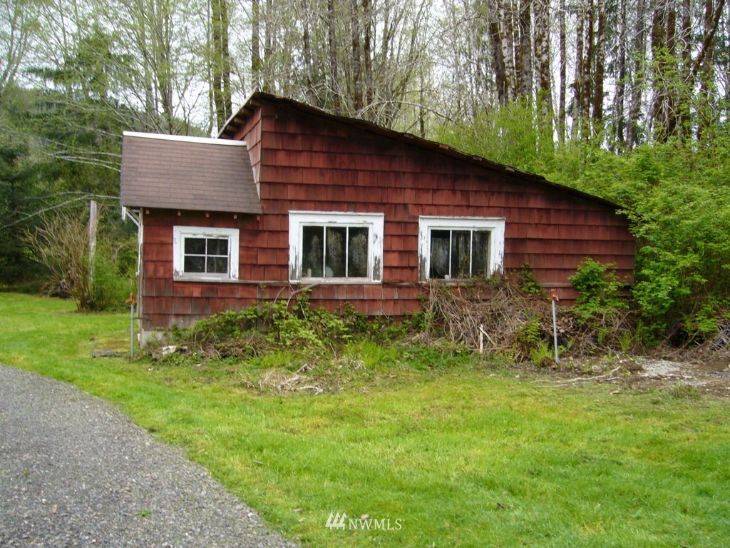 141 Smith Rd Forks Forks, WA 98331 - Photo 2 of 12