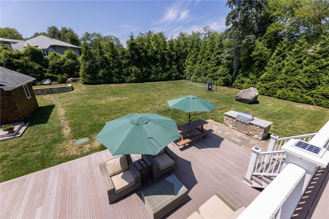 58 Chapman Road Westerly, RI 02891 - Photo 4 of 50