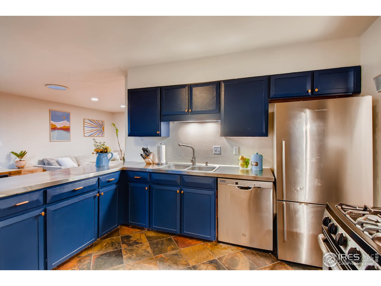 2690 Stephens Road Boulder, CO 80305 - Photo 11 of 38 Kitchen