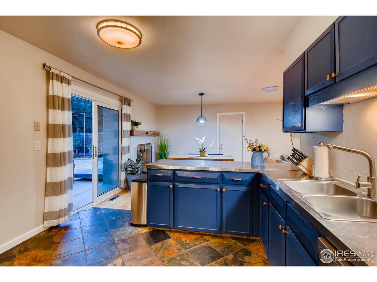 2690 Stephens Road Boulder, CO 80305 - Photo 12 of 38 Kitchen