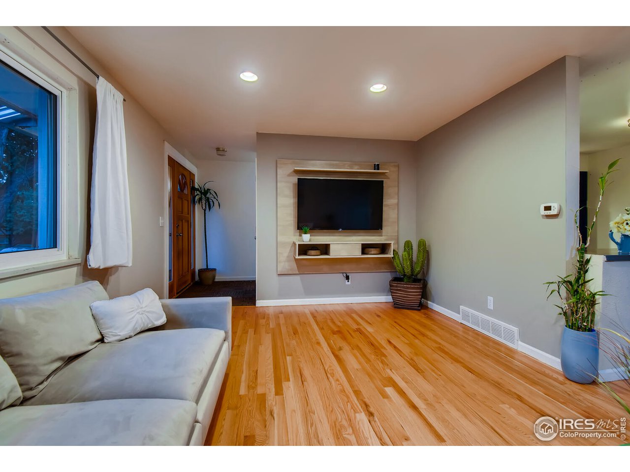 2690 Stephens Road Boulder, CO 80305 - Photo 8 of 38 Living Room