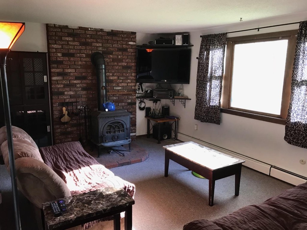 407 Wares Road Ashby, MA 01431 - Photo 5 of 10