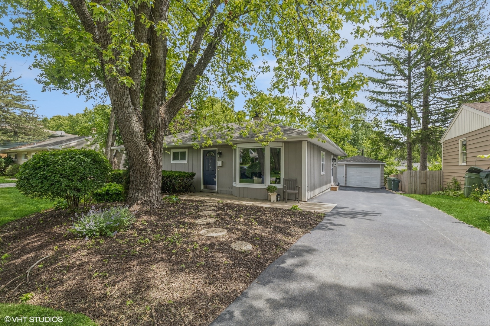 143 South George Street Barrington, IL 60010 - Photo 1 of 15