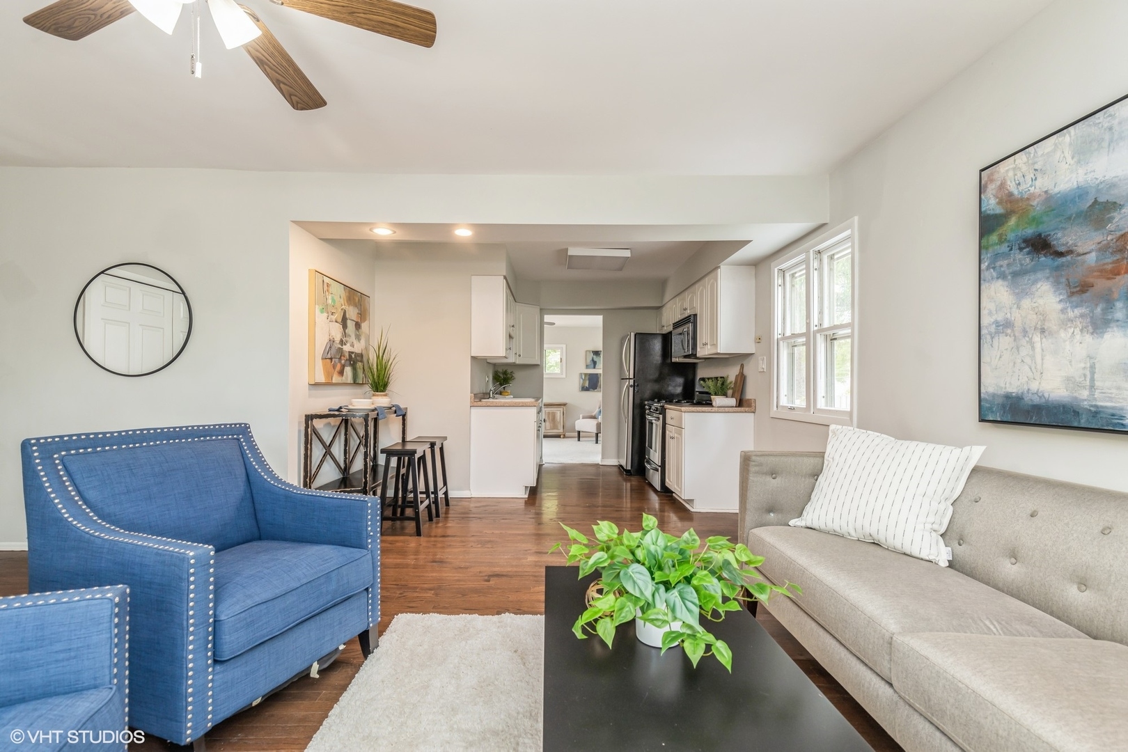 143 South George Street Barrington, IL 60010 - Photo 3 of 15