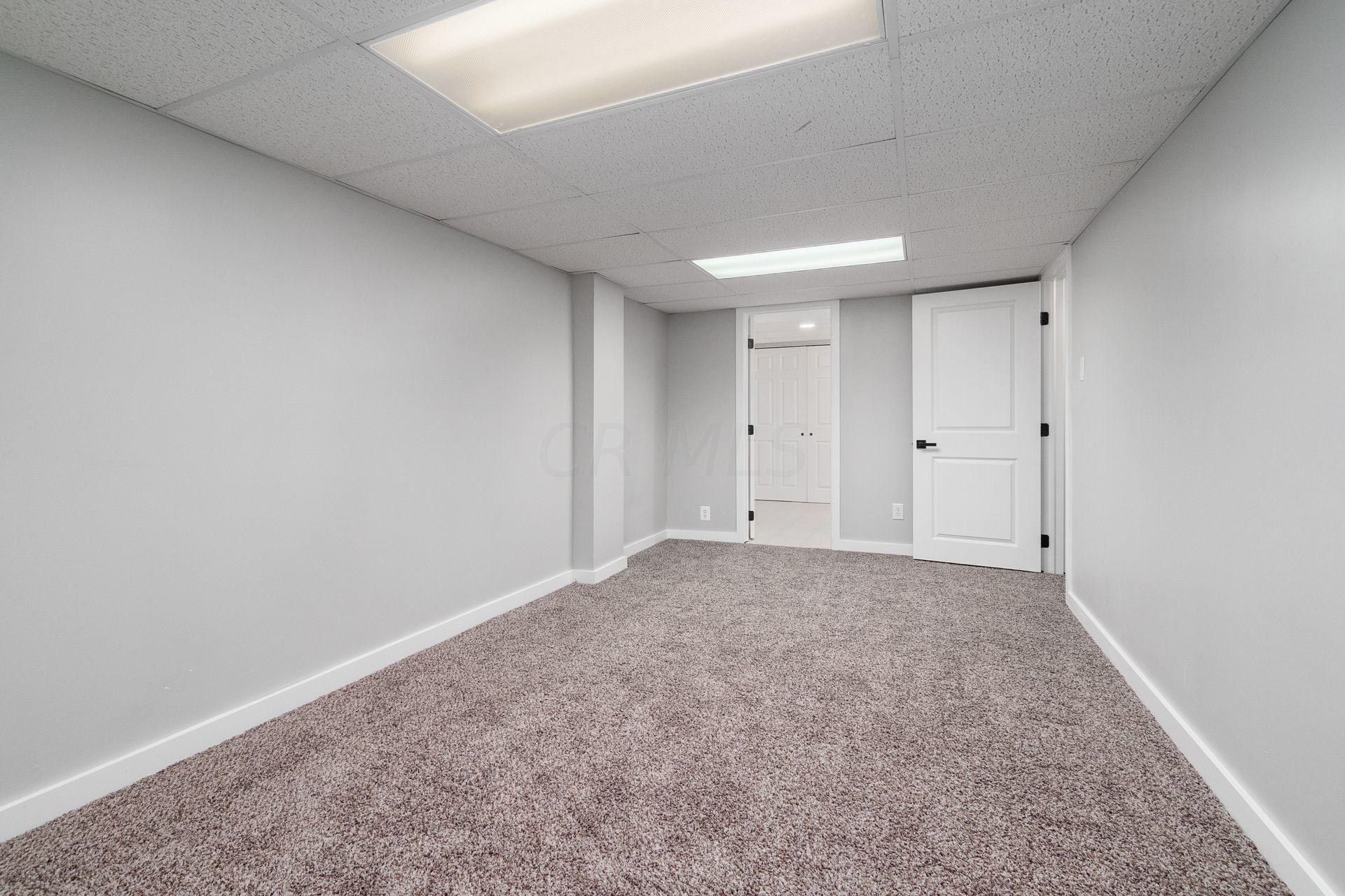 865 Stockbridge Road Columbus, OH 43207 - Photo 19 of 31 Gallery Image 19