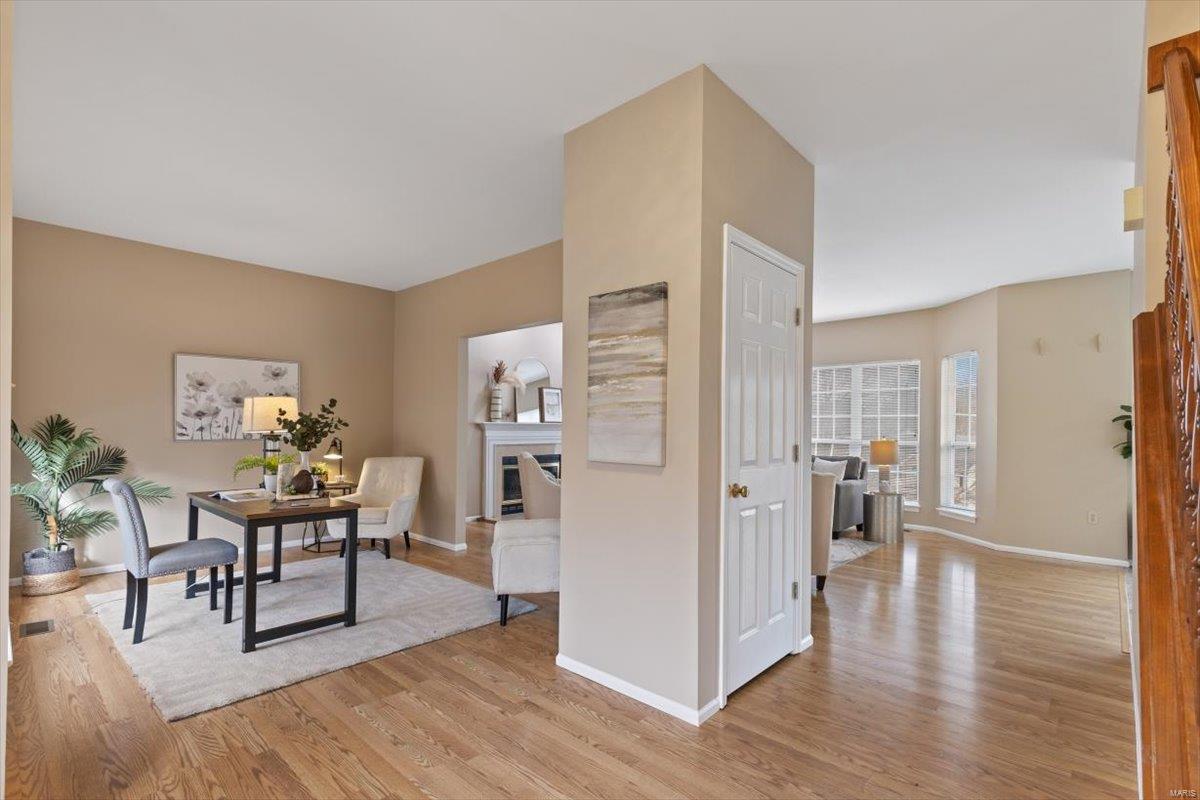 419 Leicester Square Court Ballwin, MO 63021 - Photo 3 of 64