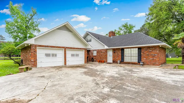 $325,000 | 11358 Lazy Lake Drive, Central, LA 70818