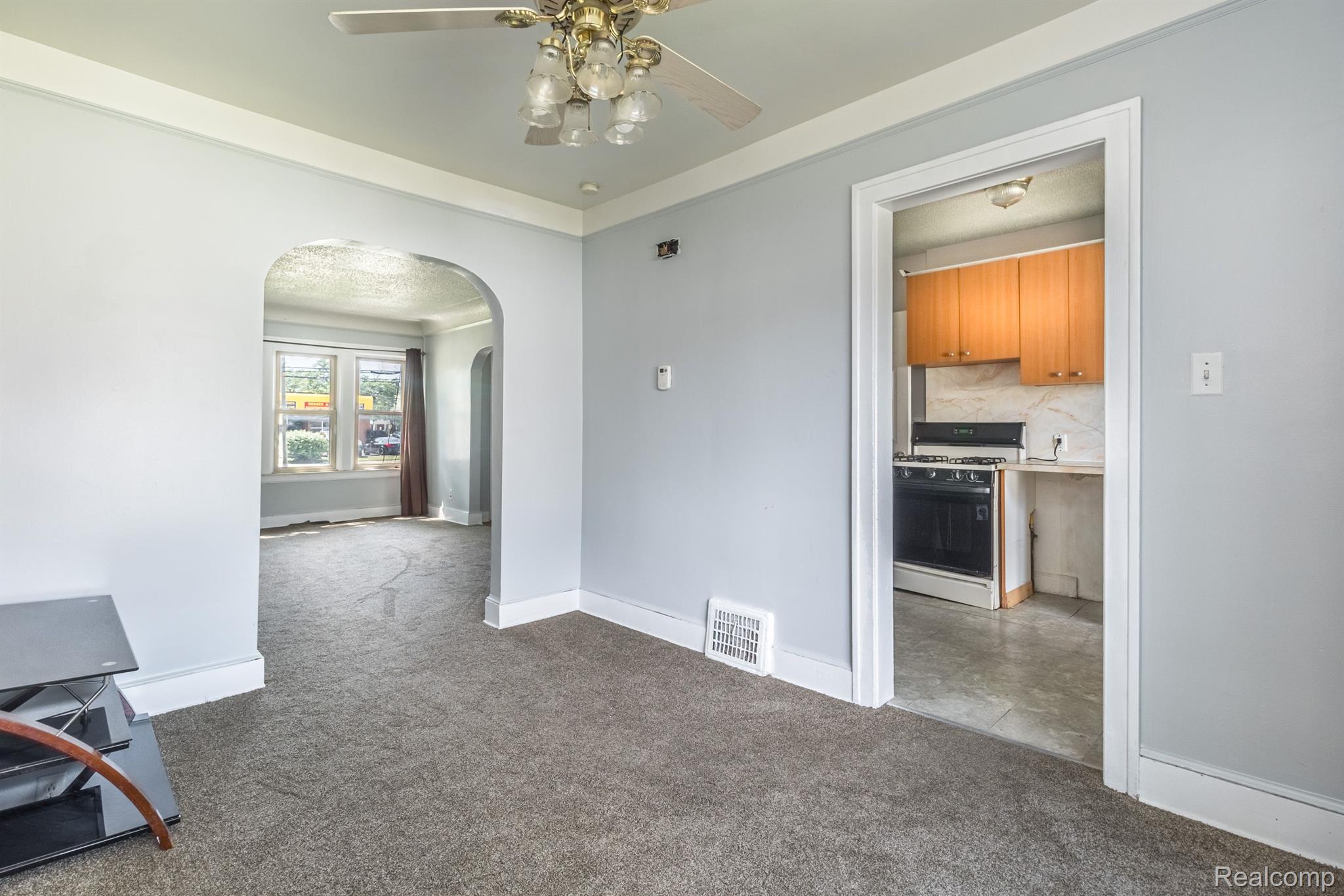 6468 Schaefer Road Dearborn, MI 48126 - Photo 10 of 25 Gallery Image 10