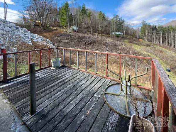 $60,000 | 3059 Highway 261, Bakersville, NC 28705