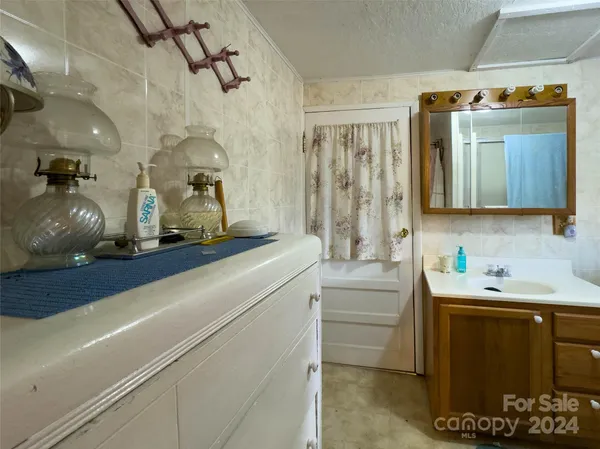 $60,000 | 3059 Highway 261, Bakersville, NC 28705