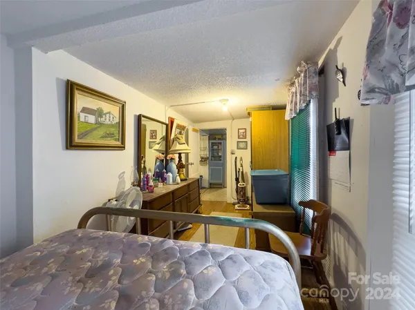 $60,000 | 3059 Highway 261, Bakersville, NC 28705