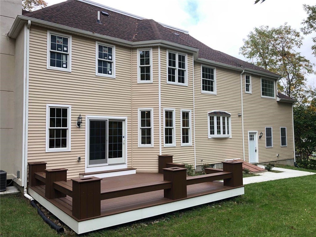 640 County Road Barrington, RI 02806 - Photo 3 of 31 Gallery Image 3