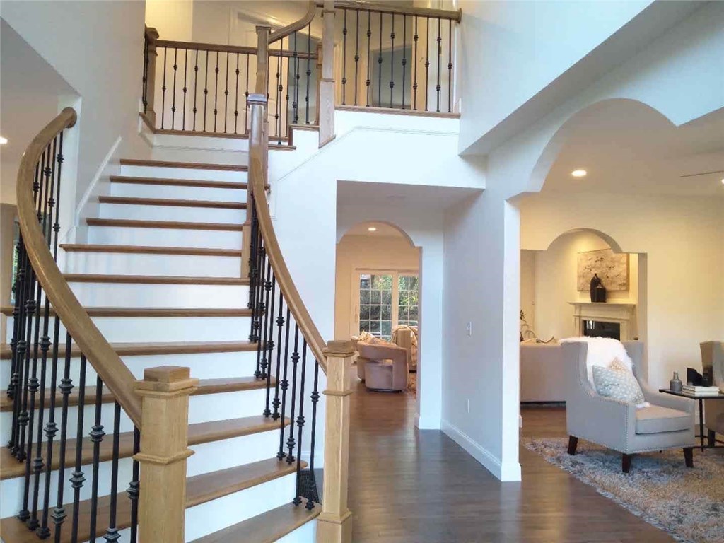 640 County Road Barrington, RI 02806 - Photo 7 of 31 Gallery Image 7