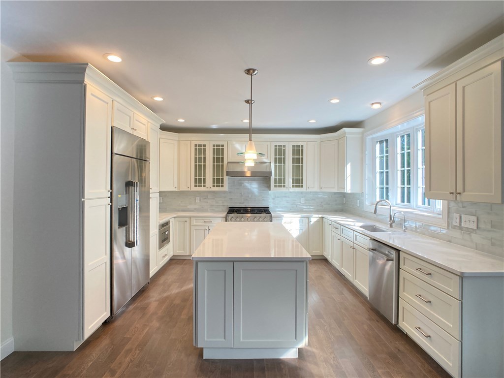 640 County Road Barrington, RI 02806 - Photo 8 of 31 Gallery Image 8