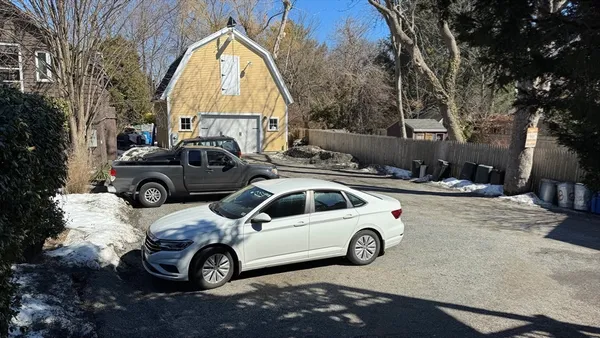 $2,625 | 18 State Street, Unit 1, Marblehead, MA 01945