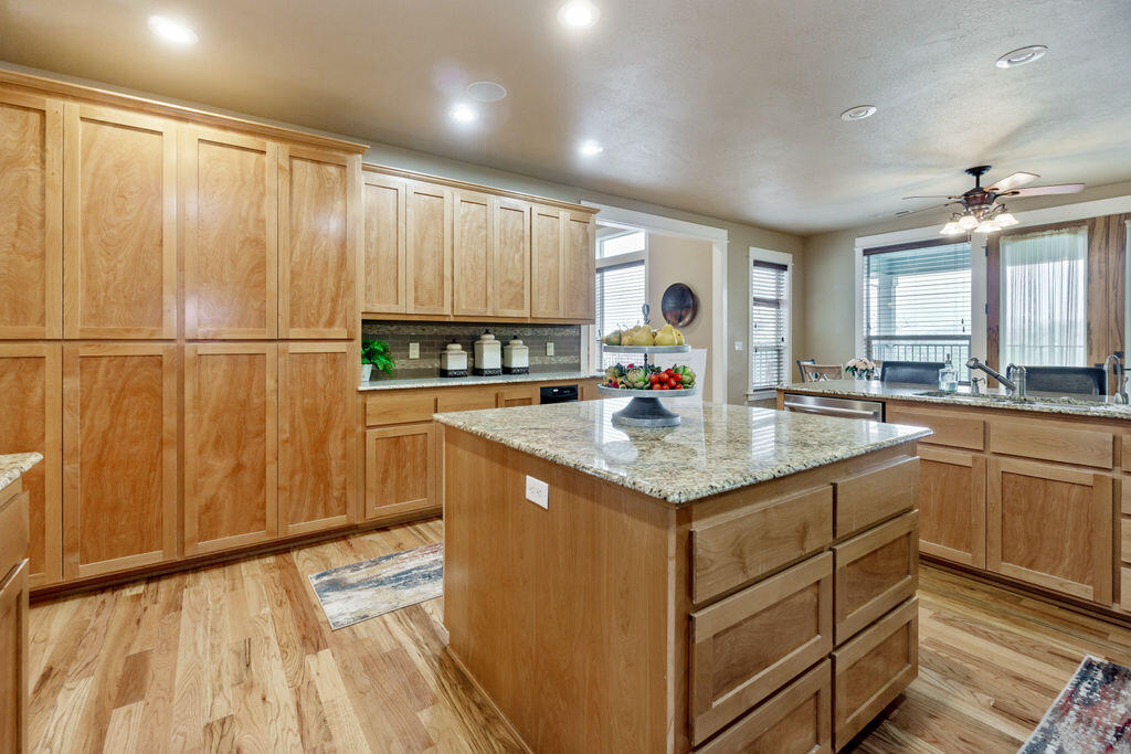 1315 Poppy Ridge Drive Eagle Point, OR 97524 - Photo 25 of 50 PR(32)