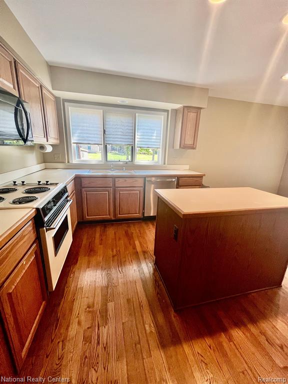 20428 Wayne Road Livonia, MI 48152 - Photo 6 of 37