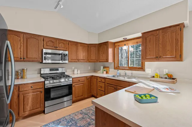 $499,900 | 1160 Autumn Drive, Woodbury, MN 55125