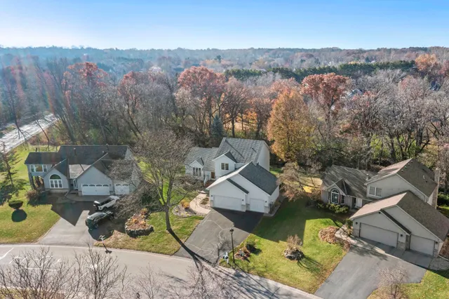 $499,900 | 1160 Autumn Drive, Woodbury, MN 55125