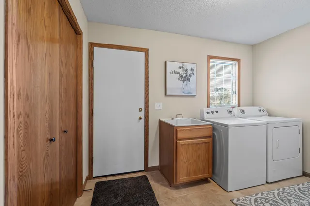 $499,900 | 1160 Autumn Drive, Woodbury, MN 55125