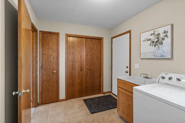 $499,900 | 1160 Autumn Drive, Woodbury, MN 55125