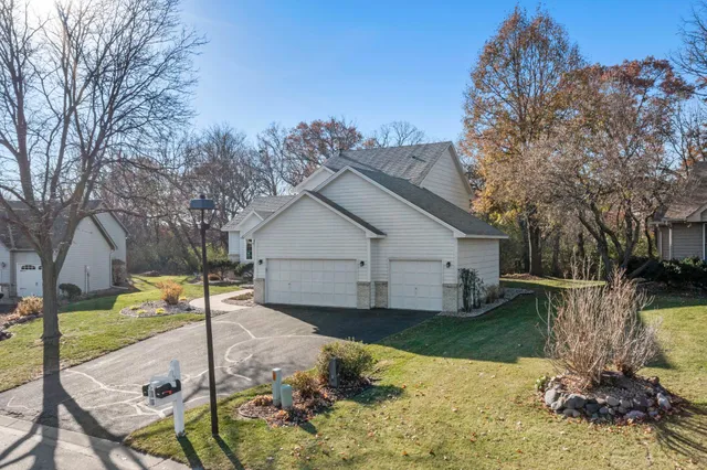 $499,900 | 1160 Autumn Drive, Woodbury, MN 55125