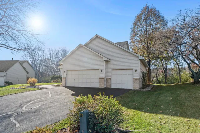 $499,900 | 1160 Autumn Drive, Woodbury, MN 55125