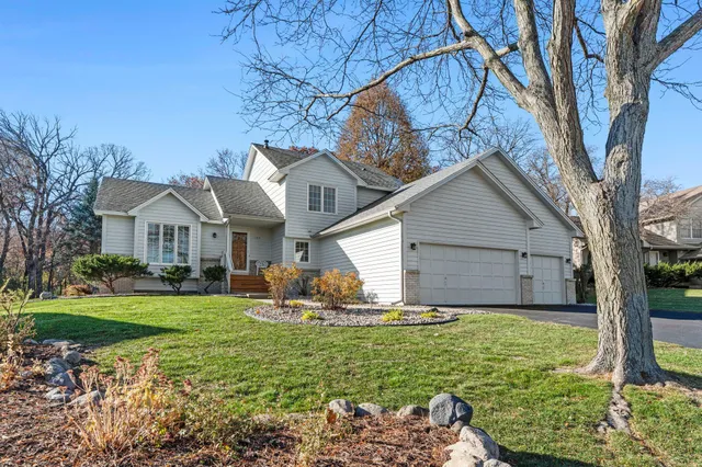 $499,900 | 1160 Autumn Drive, Woodbury, MN 55125