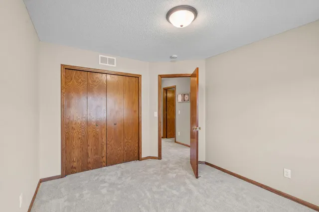 $499,900 | 1160 Autumn Drive, Woodbury, MN 55125