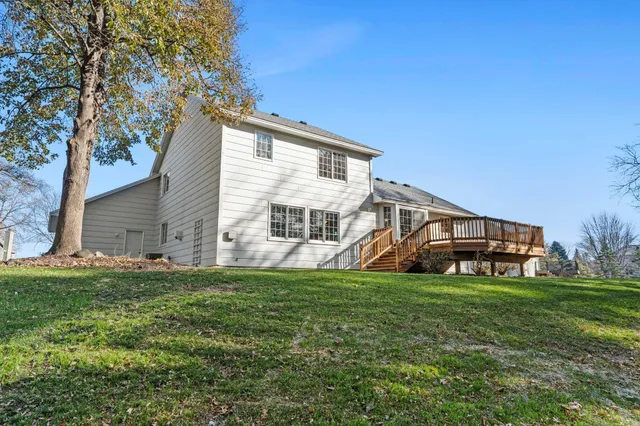 $499,900 | 1160 Autumn Drive, Woodbury, MN 55125