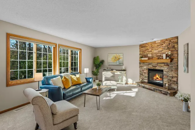 $499,900 | 1160 Autumn Drive, Woodbury, MN 55125