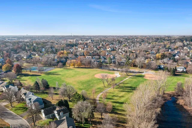 $499,900 | 1160 Autumn Drive, Woodbury, MN 55125